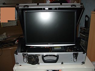 Tombmans Koffer-PC, Bild 1